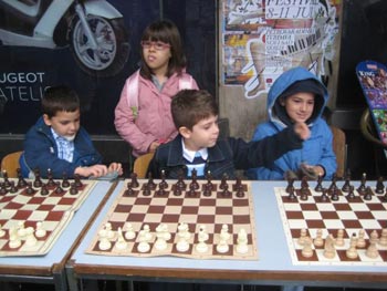 Deca igraju šah